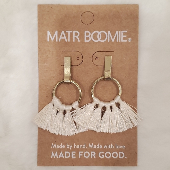 Jewelry - Creamy White Tassel Gold Tone Earrings. BRAND NEW!!